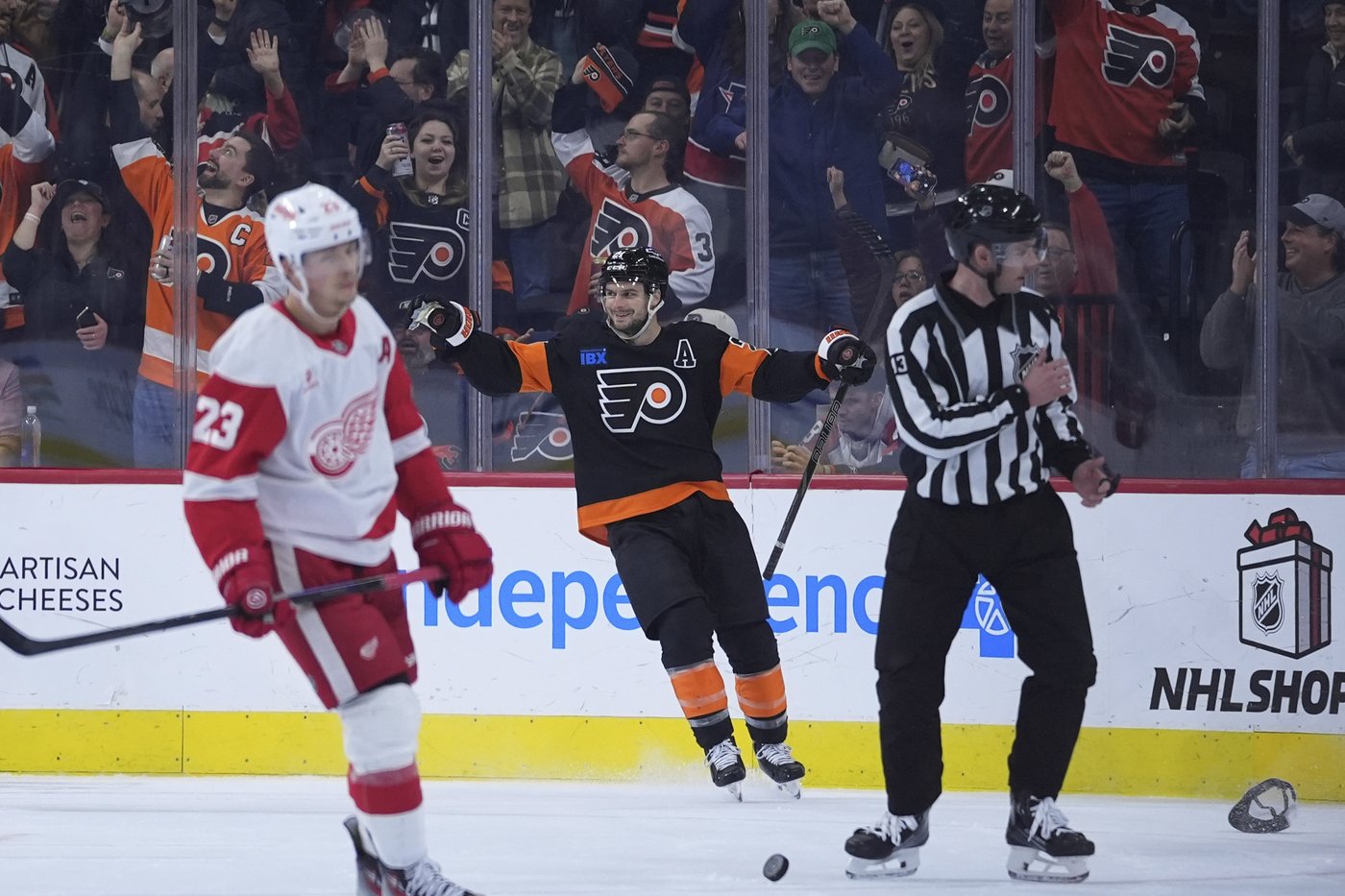 Scott Laughton scores career-high 4 goals for the Flyers' 4-1 victory over the Red Wings | iNFOnews.ca Scott Laughton scores career-high 4 goals for the Flyers' 4-1 victory over the Red Wings | iNFOnews.ca