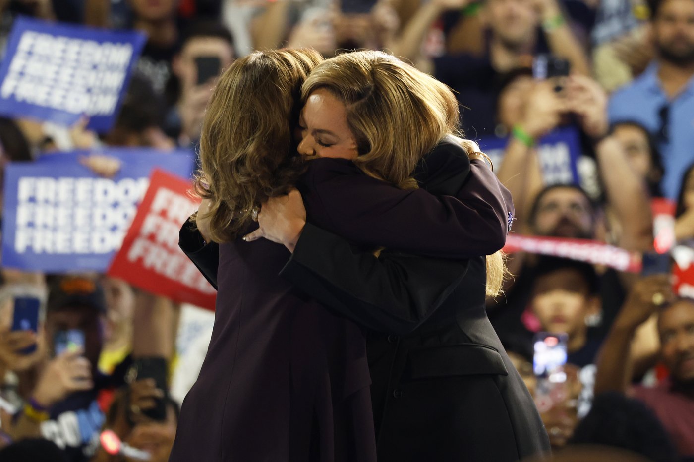 Harris and Beyoncé ignite a Houston rally with a double-barreled argument against Trump | iNFOnews.ca