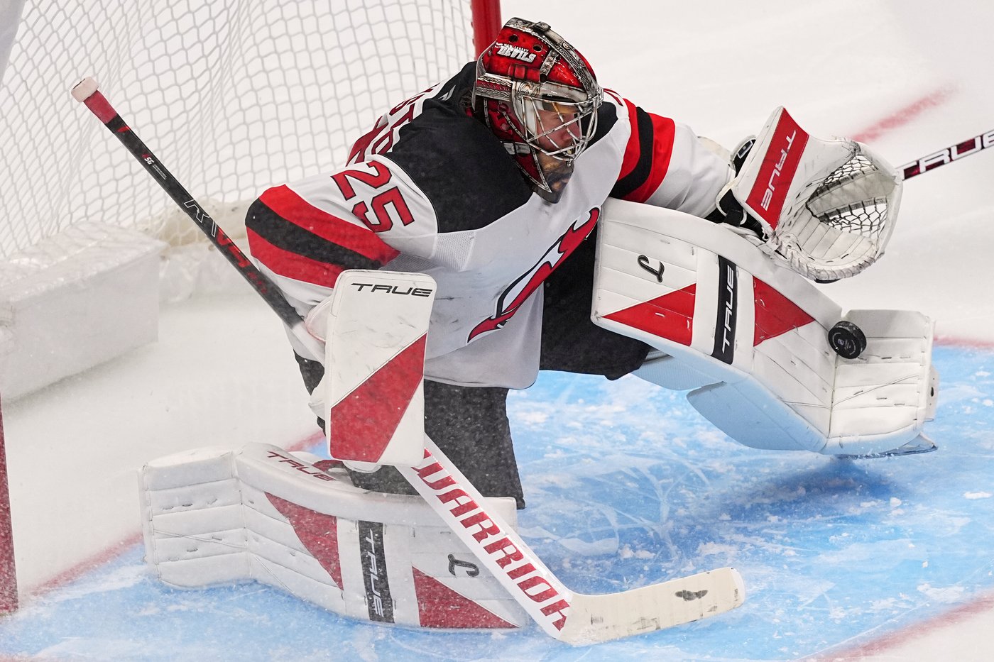 Devils sign veteran goalie Jacob Markstrom to $12 million, 2-year contract | iNFOnews.ca Devils sign veteran goalie Jacob Markstrom to $12 million, 2-year contract | iNFOnews.ca