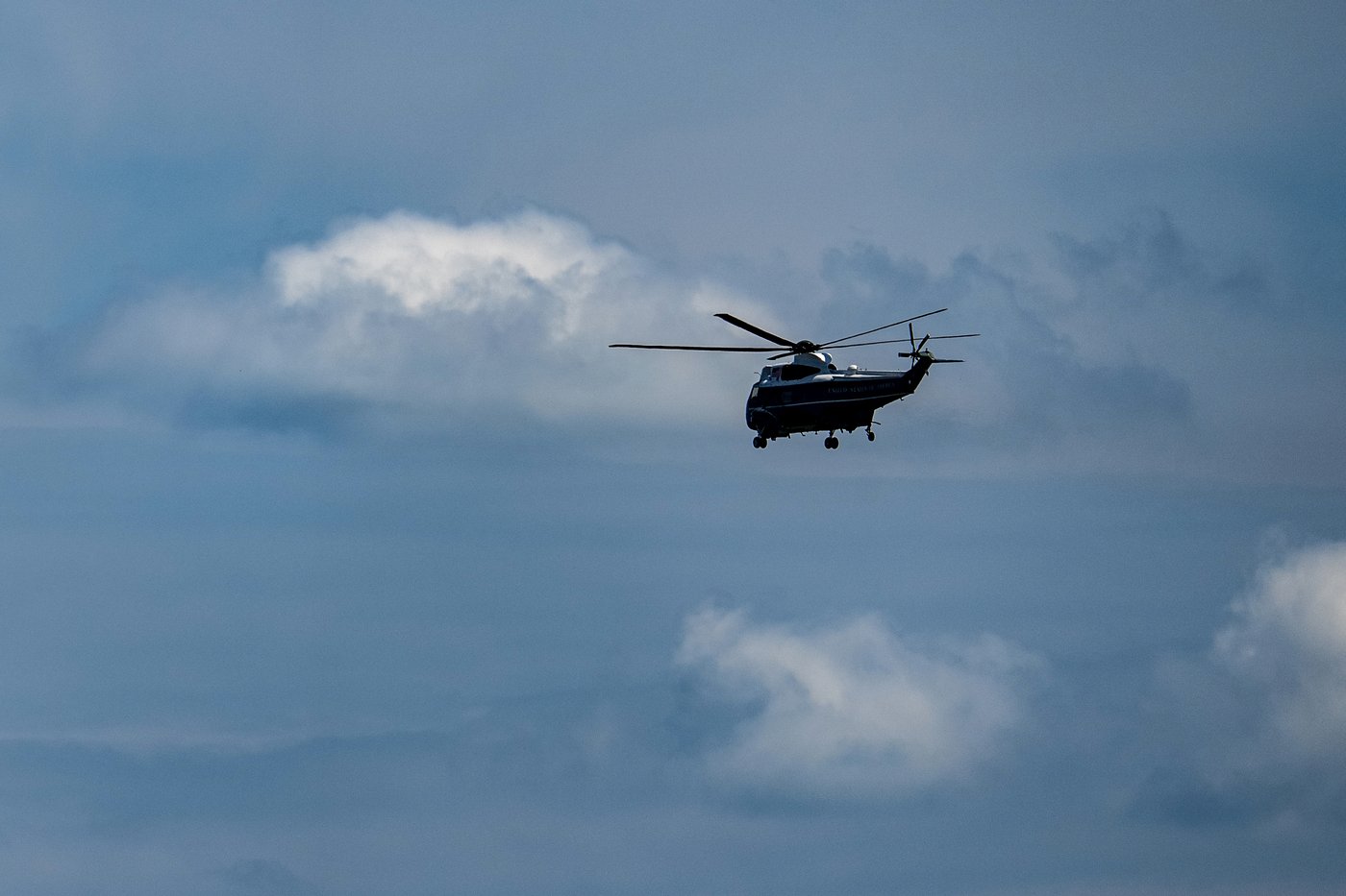 Investigators look at why a plane was allowed to take off as President Trump's helicopter approached | iNFOnews.ca Investigators look at why a plane was allowed to take off as President Trump's helicopter approached | iNFOnews.ca