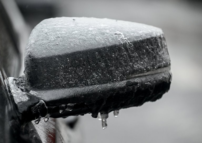 Sharp rise in 911 calls as freezing rain hits Montreal area | iNFOnews.ca