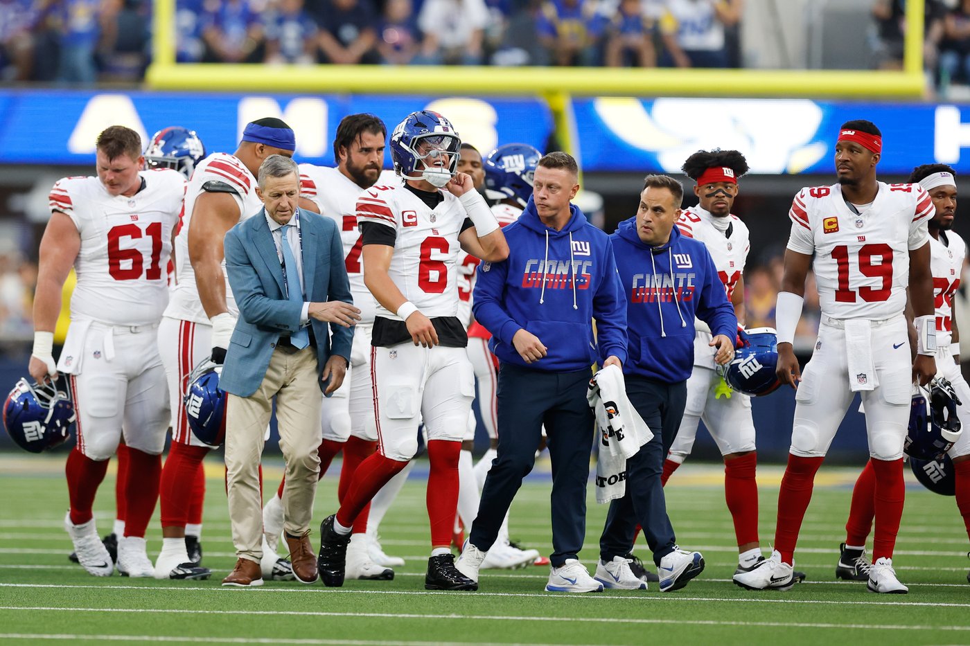Jaxson Dart injures his knee as several Giants stars get banged up in loss to Rams | iNFOnews.ca
