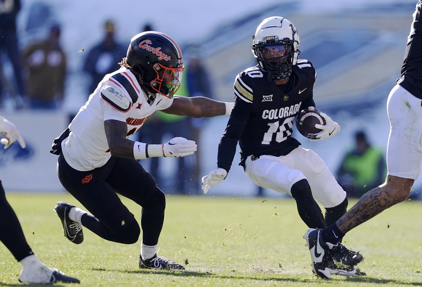 Hunter's big game bolsters Heisman hopes as No. 23 Colorado rolls to 52-0 win over Oklahoma State | iNFOnews.ca