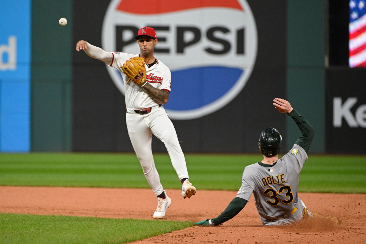 Martínez homers from both sides of the plate as Guardians beat Athletics to stay atop AL Central | iNFOnews.ca