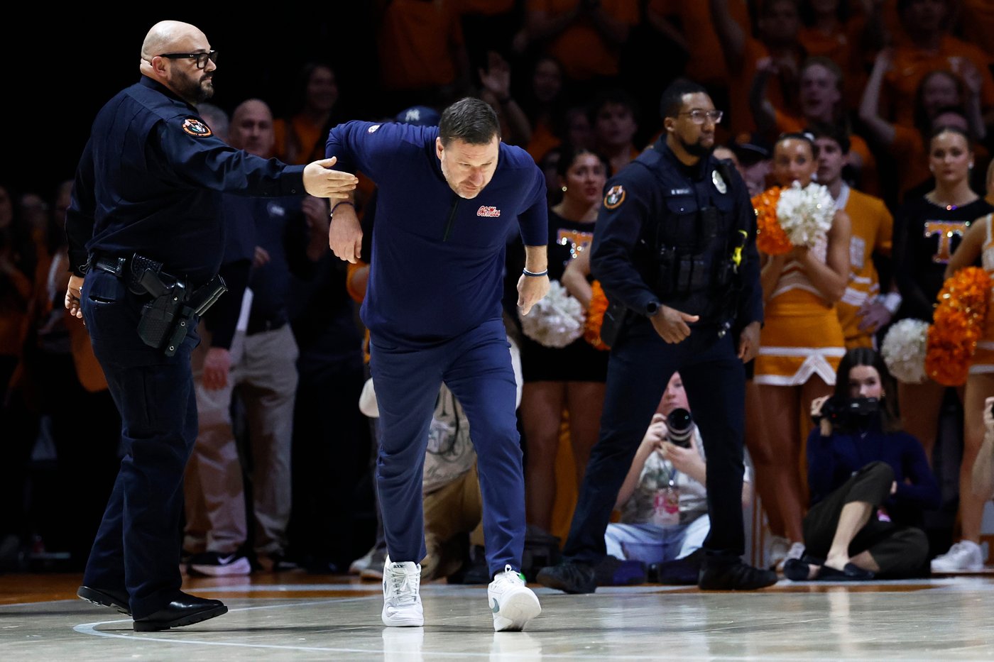 Ament's big 2nd half leads No. 25 Tennessee over Ole Miss, 84-66 | iNFOnews.ca