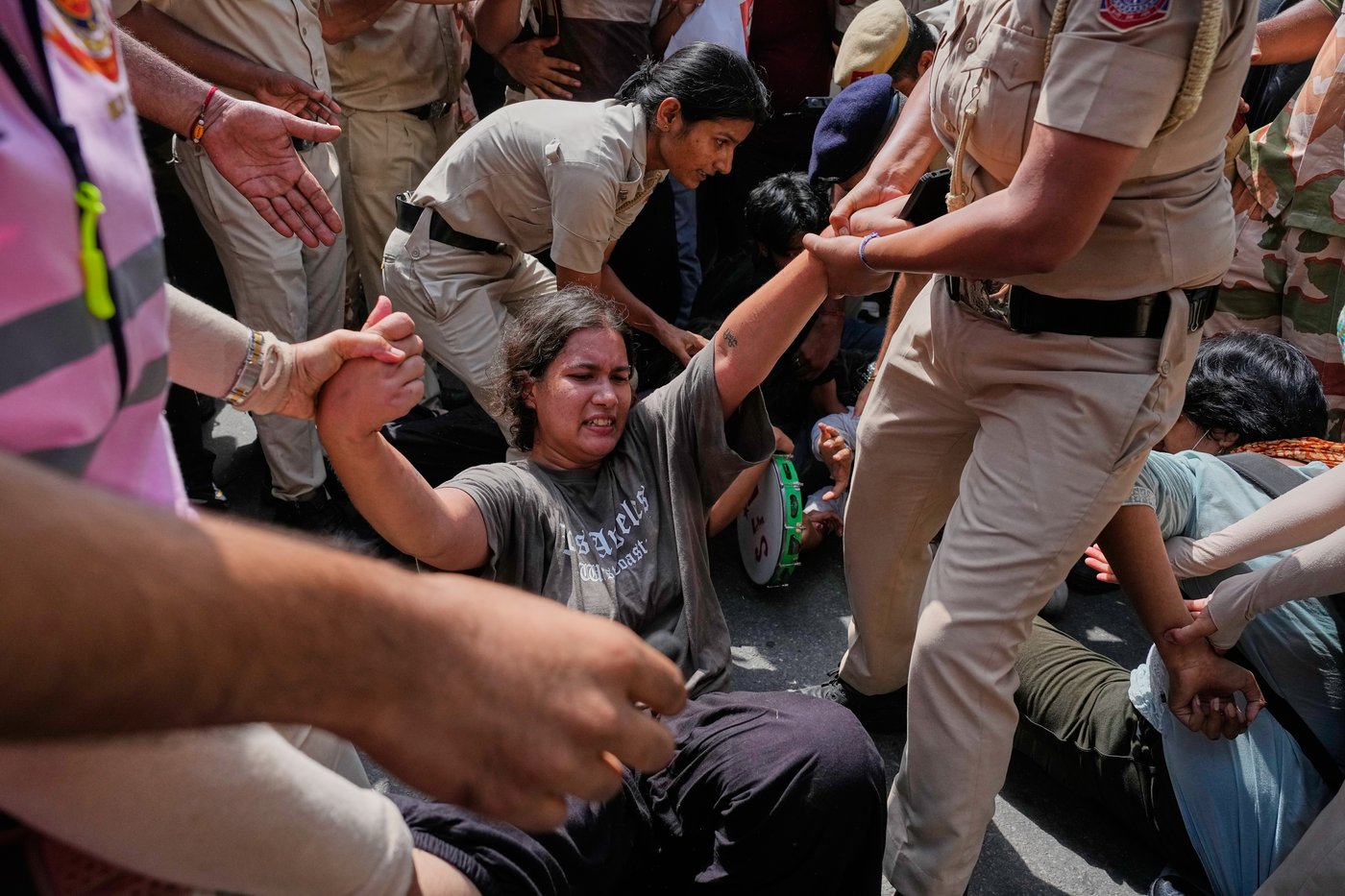 'Cockroach' protesters demand India's election chief resign over voter list changes | iNFOnews.ca 'Cockroach' protesters demand India's election chief resign over voter list changes | iNFOnews.ca