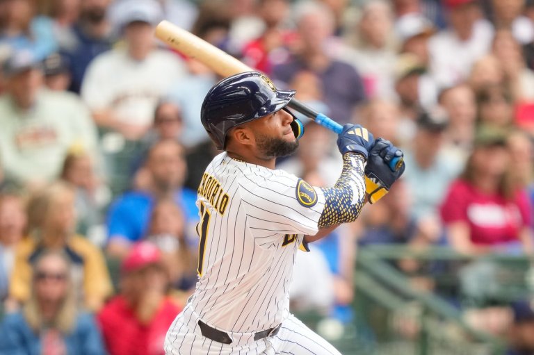 Chourio, Perkins homers power Brewers past Sánchez and Phillies 4-0 | iNFOnews.ca