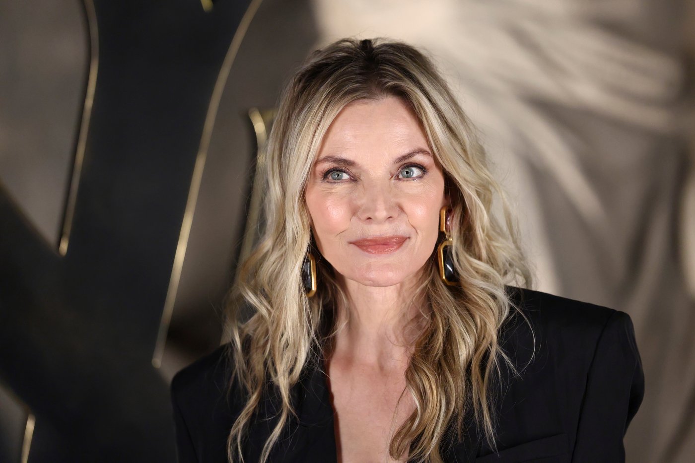 In Paris fashion, skin is in and celebrities rule the runways | iNFOnews.ca In Paris fashion, skin is in and celebrities rule the runways | iNFOnews.ca
