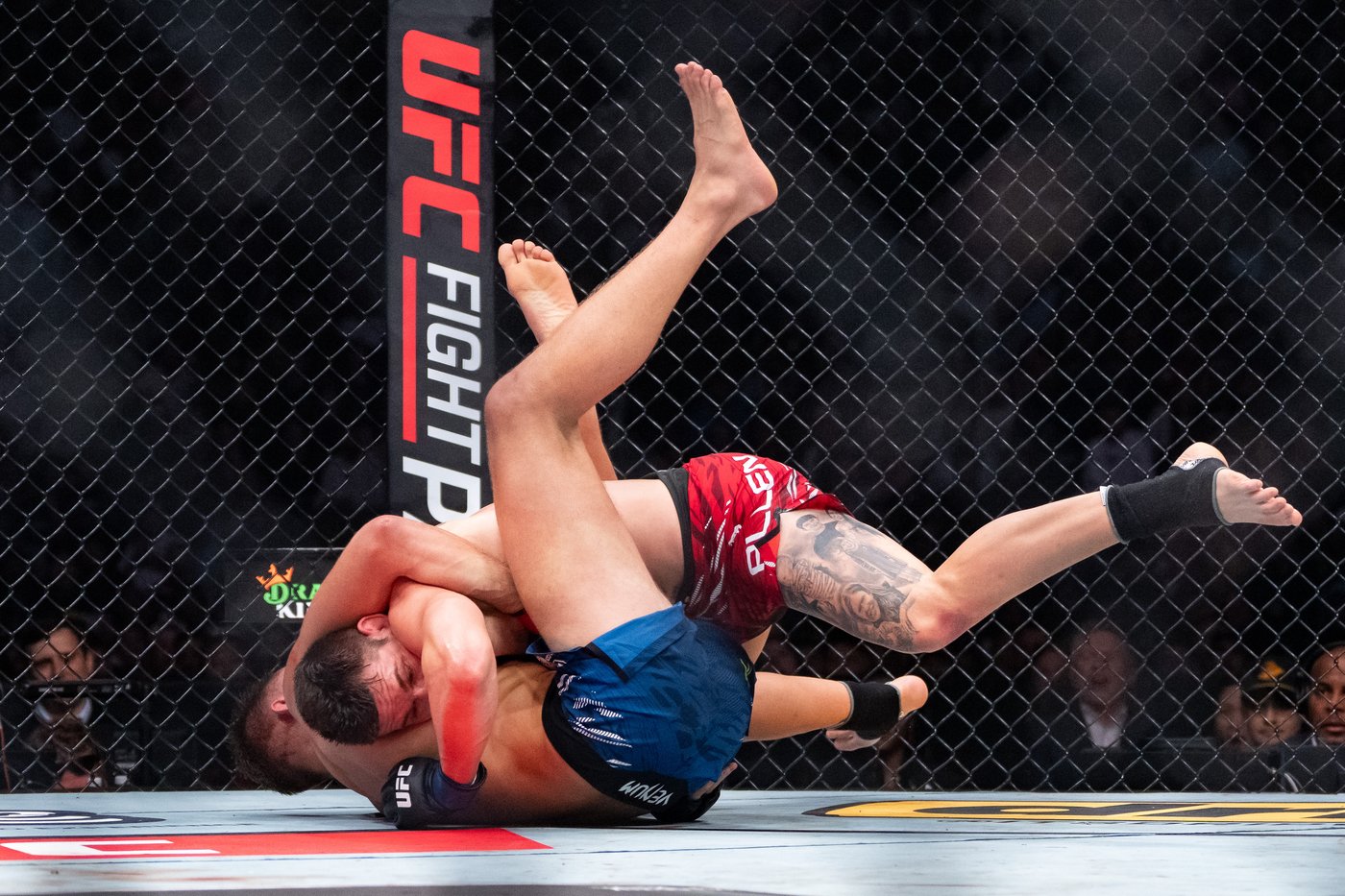 Allen outlasts de Ridder at UFC Fight Night as Canadians score wins | iNFOnews.ca Allen outlasts de Ridder at UFC Fight Night as Canadians score wins | iNFOnews.ca