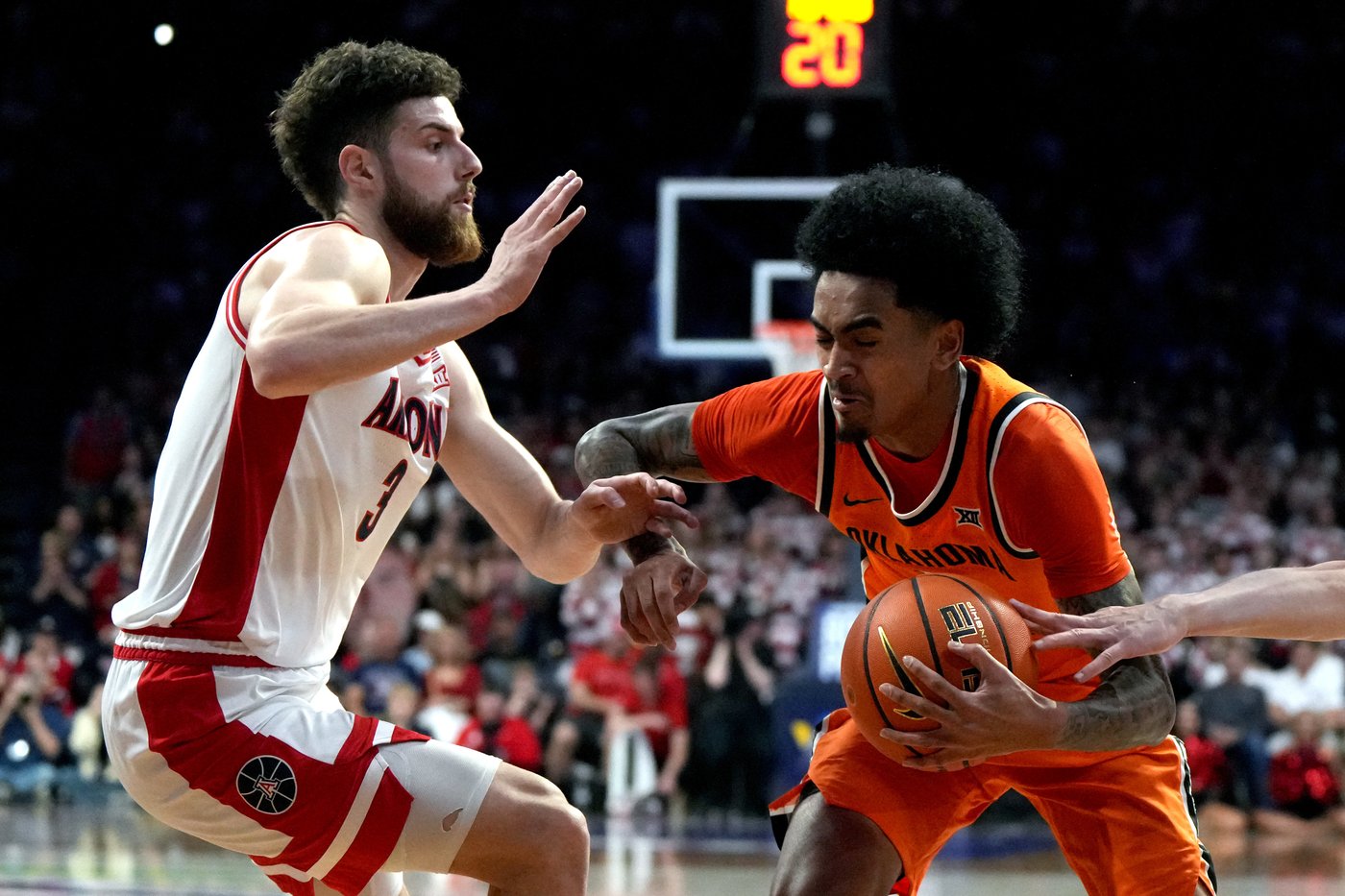 Burries scores 15 points, No. 1 Arizona shuts down Oklahoma State 84-47 to remain unbeaten | iNFOnews.ca