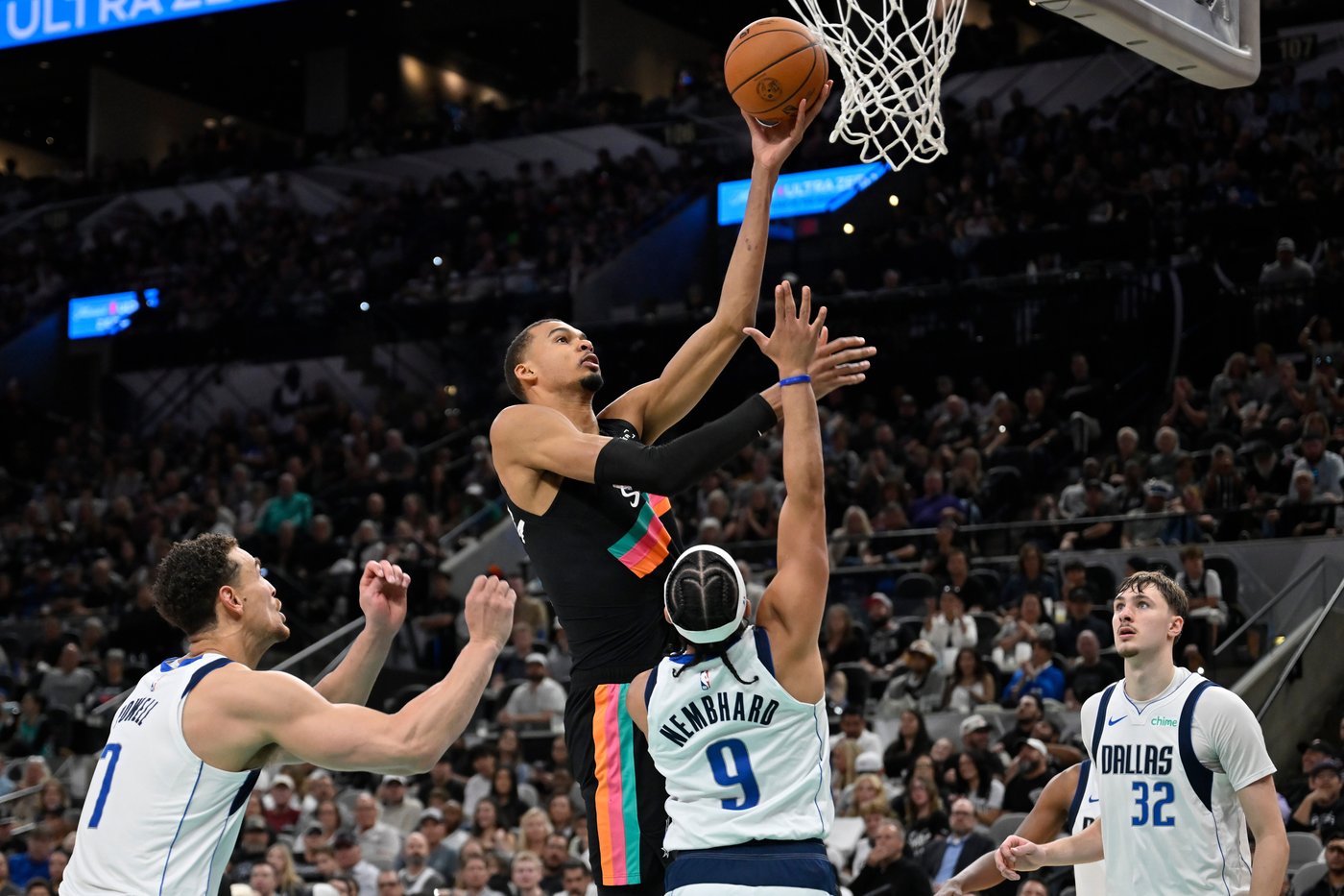 Wembanyama gets to 65 games and award eligibility. Jokic still a game away from that mark | iNFOnews.ca