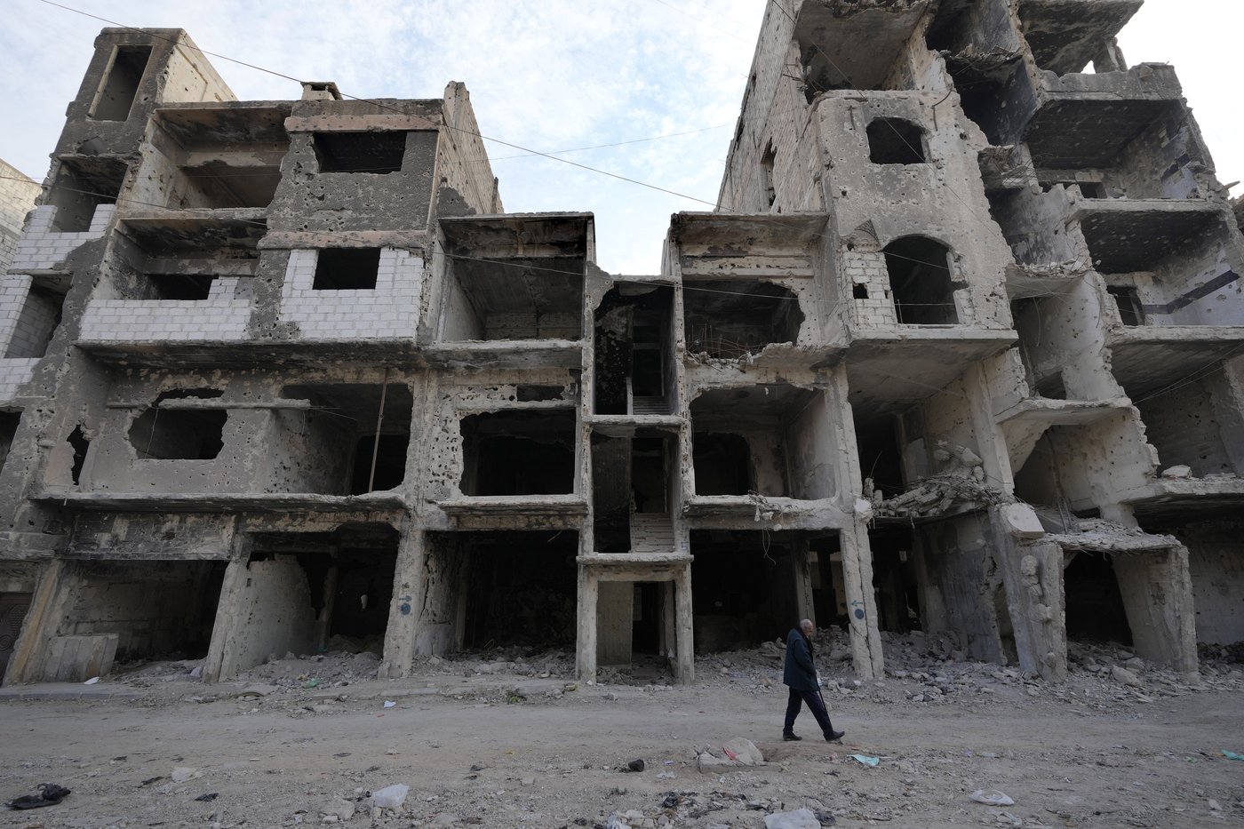 Palestinian refugees return to Yarmouk amid questions about their place in the new Syria | iNFOnews.ca