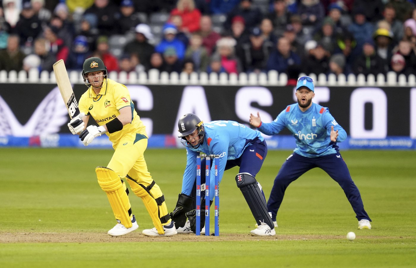 Australia clinches one-day cricket series 3-2 after rain arrives too late for England | iNFOnews.ca Australia clinches one-day cricket series 3-2 after rain arrives too late for England | iNFOnews.ca
