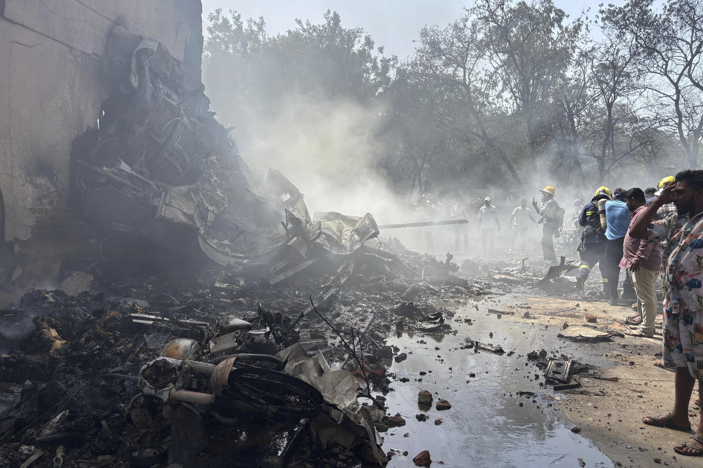 London-bound Air India flight with more than 240 aboard crashes after takeoff from Ahmedabad, India | iNFOnews.ca