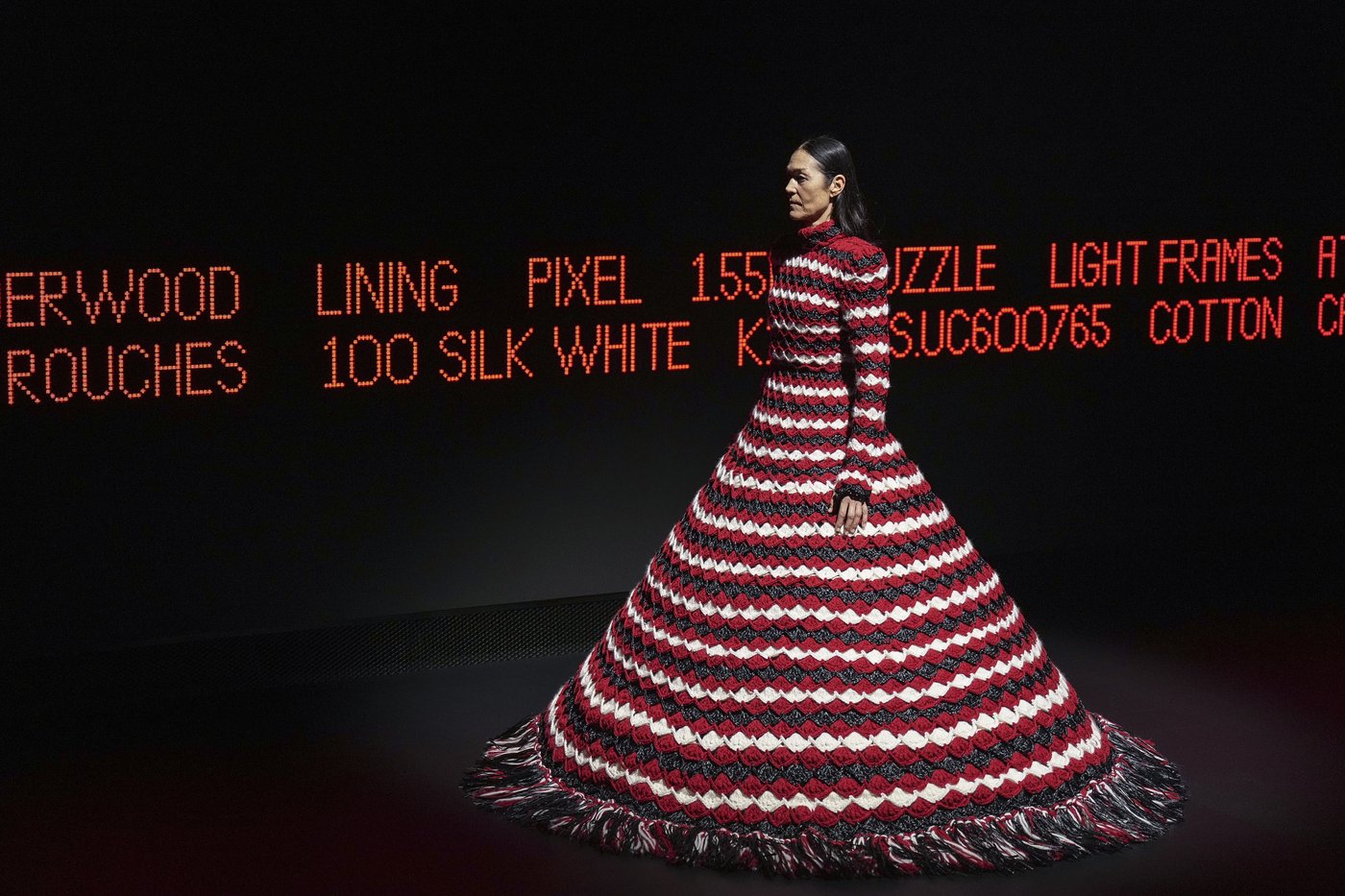 Valentino's new designer showcases history and drama at couture debut in Paris | iNFOnews.ca Valentino's new designer showcases history and drama at couture debut in Paris | iNFOnews.ca