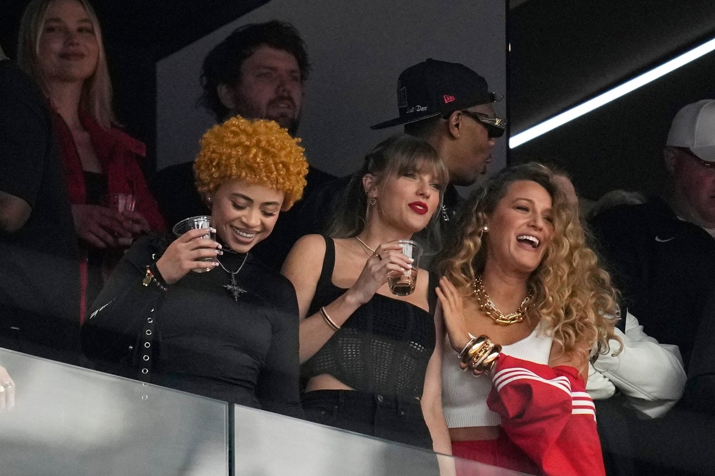 Blake Lively and Taylor Swift's texts exposed in lawsuit against Justin Baldoni | iNFOnews.ca