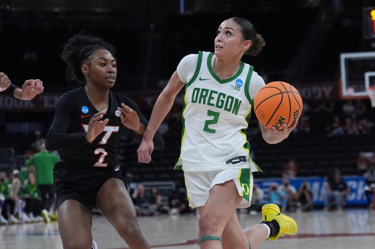 Fiso and Oregon use big 3rd quarter to open March Madness with 70-60 win over Virginia Tech | iNFOnews.ca