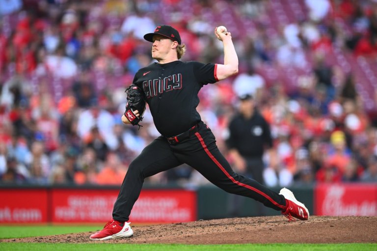 Lowe's two-run walk-off HR lifts Reds to wild 9-8 win over Tigers | iNFOnews.ca