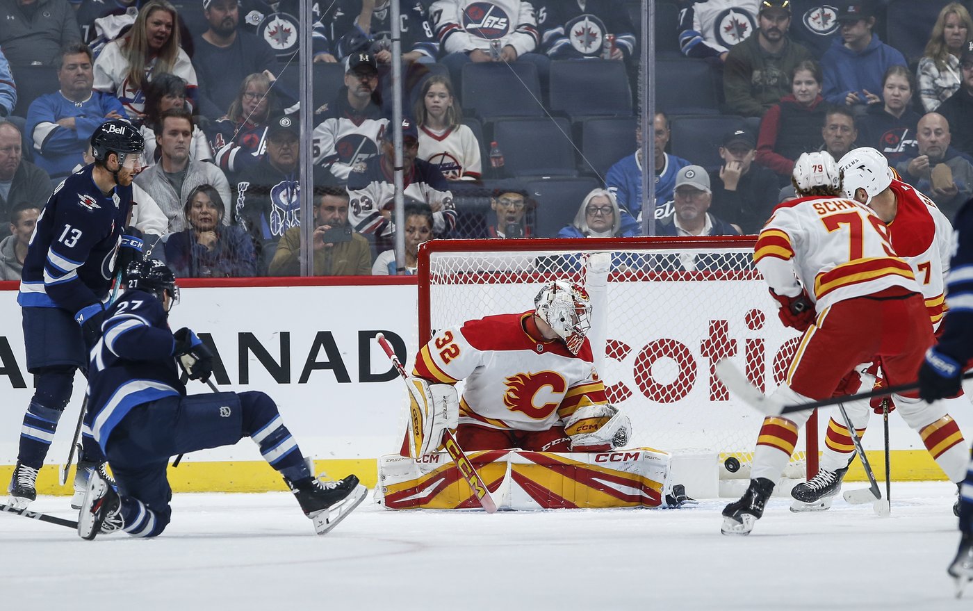 Niederreiter scores twice for Jets in 5-2 pre-season win over Flames | iNFOnews.ca Niederreiter scores twice for Jets in 5-2 pre-season win over Flames | iNFOnews.ca