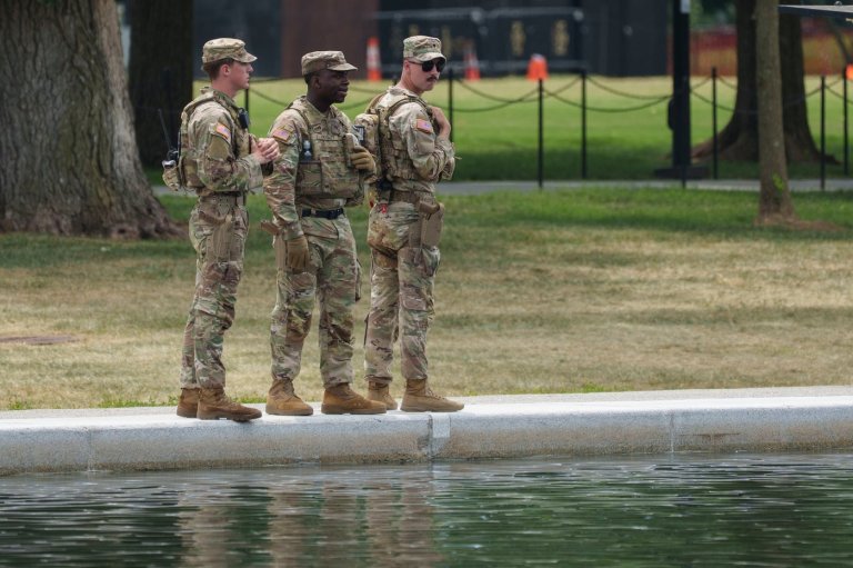 DC reaches court settlement with man detained while protesting troops' patrol with Darth Vader song | iNFOnews.ca