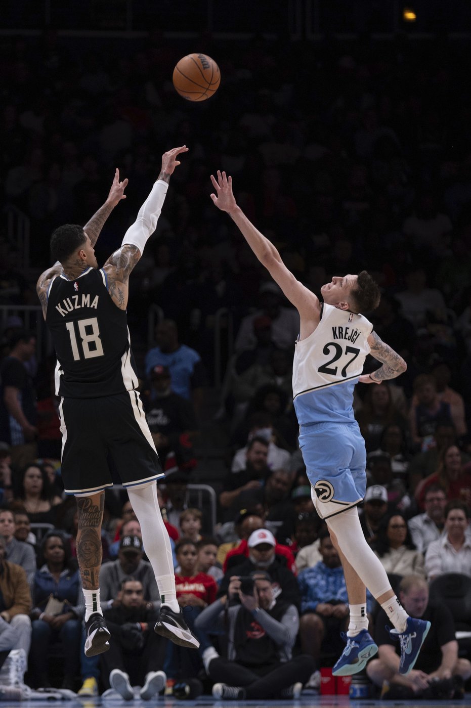 Trae Young helps Hawks overcome 21-point deficit in 115-110 victory over Bucks | iNFOnews.ca