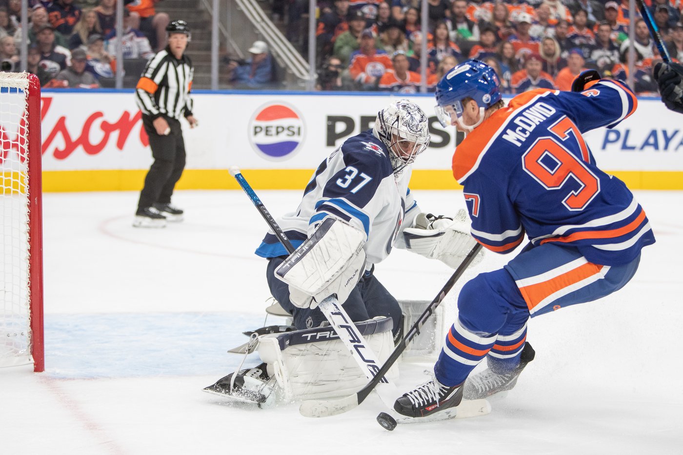 Winnipeg's Hellebuyck earns 38th career shutout, Jets trounce Oilers 6-0 | iNFOnews.ca