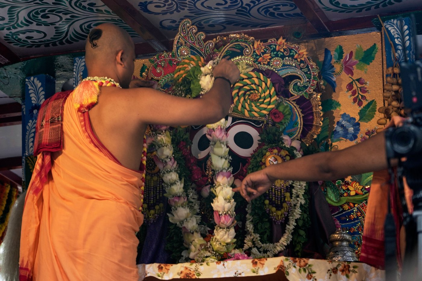 Crowd surge at Hindu festival in India leaves 1 dead and many hospitalized | iNFOnews.ca Crowd surge at Hindu festival in India leaves 1 dead and many hospitalized | iNFOnews.ca