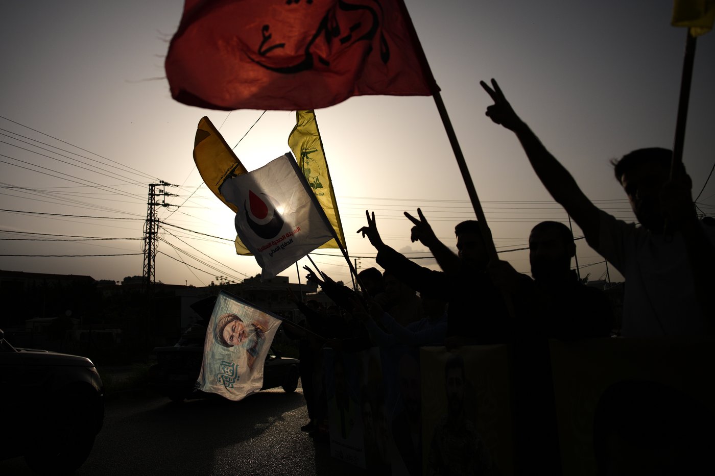 Displaced Lebanese return to villages following Israel and Hezbollah ceasefire in photos | iNFOnews.ca
