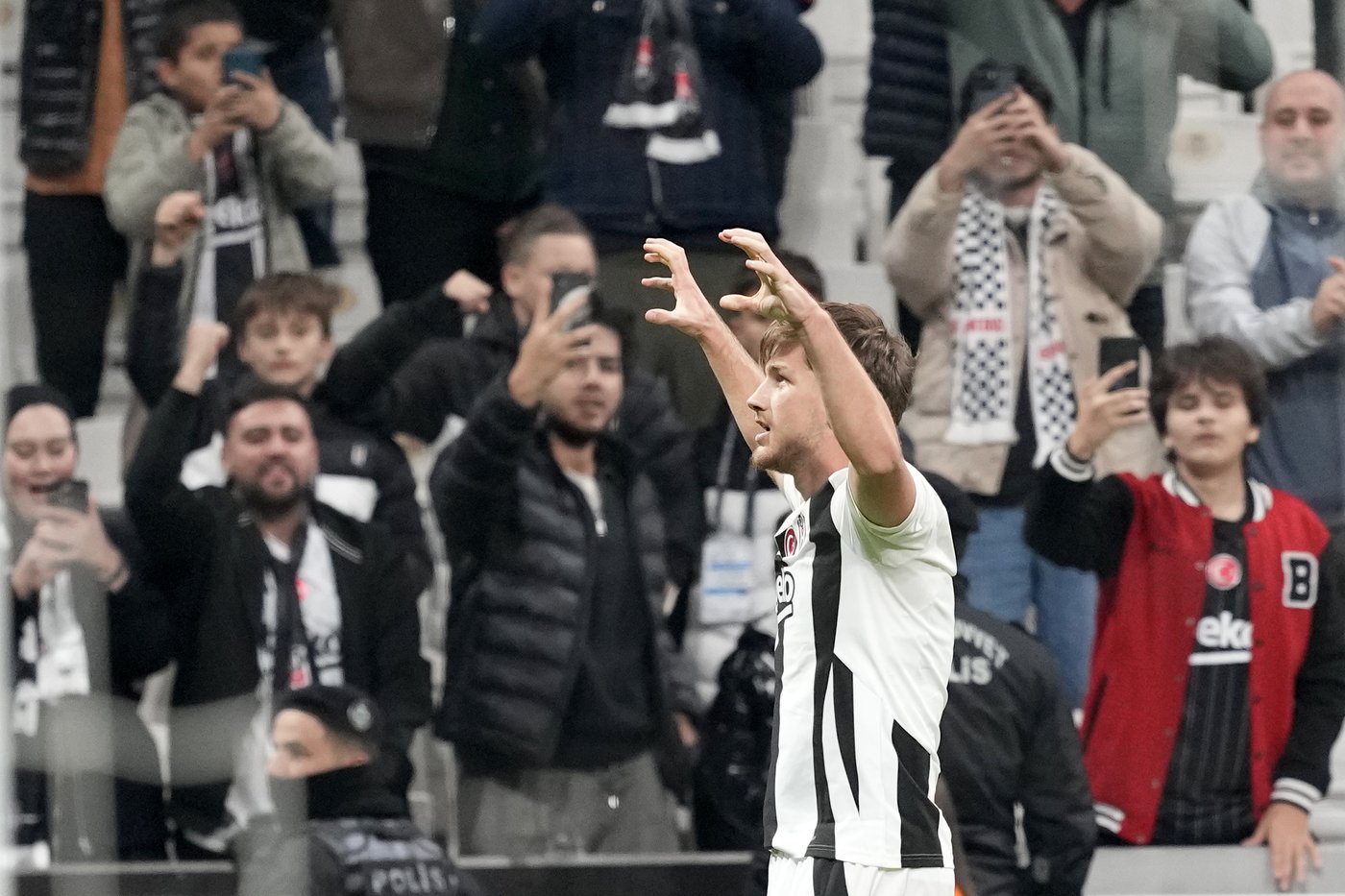 Besiktas beats Malmö 2-1 for 2nd straight win in Europa League | iNFOnews.ca