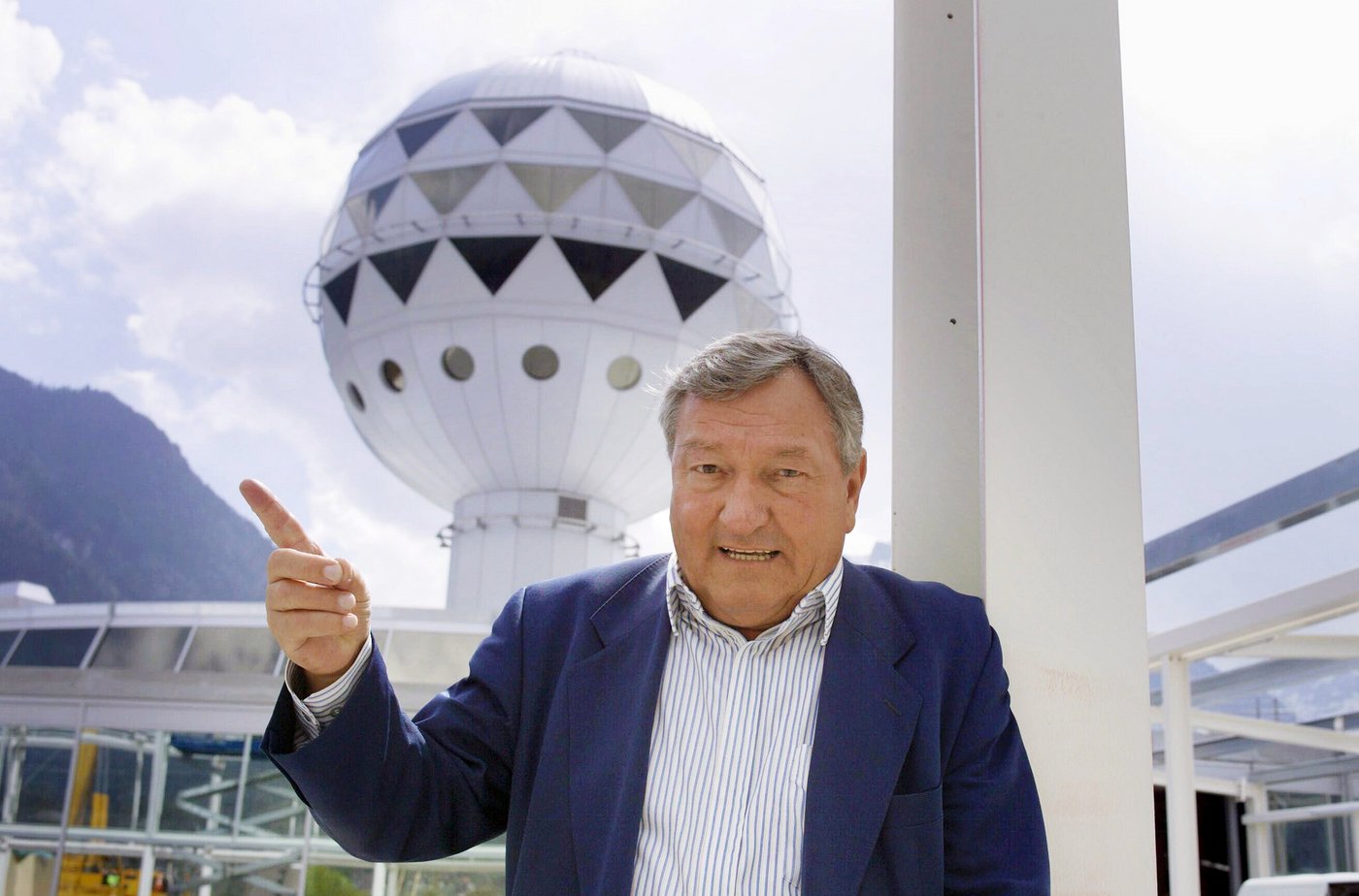Erich von Däniken, Swiss writer who spawned alien archaeology, dies at 90 | iNFOnews.ca