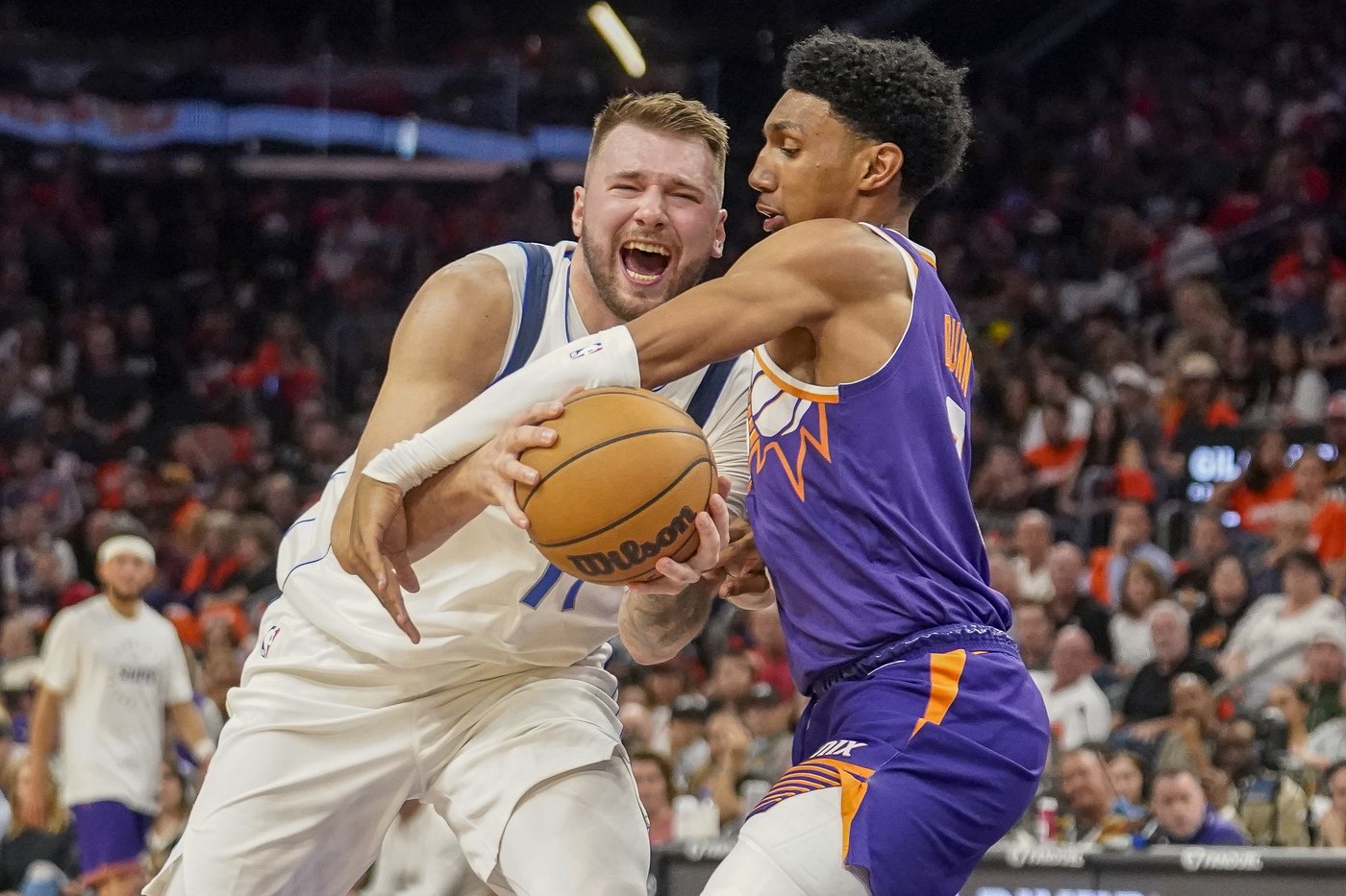 Kevin Durant scores 31, leading the Suns past the Mavericks 114-102 | iNFOnews.ca