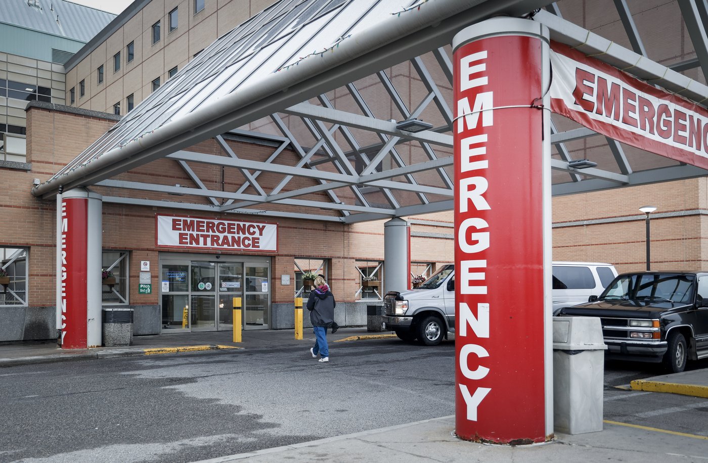 Data shows some psychiatric patients wait days in the ER for a hospital admission. Why? | iNFOnews.ca Data shows some psychiatric patients wait days in the ER for a hospital admission. Why? | iNFOnews.ca