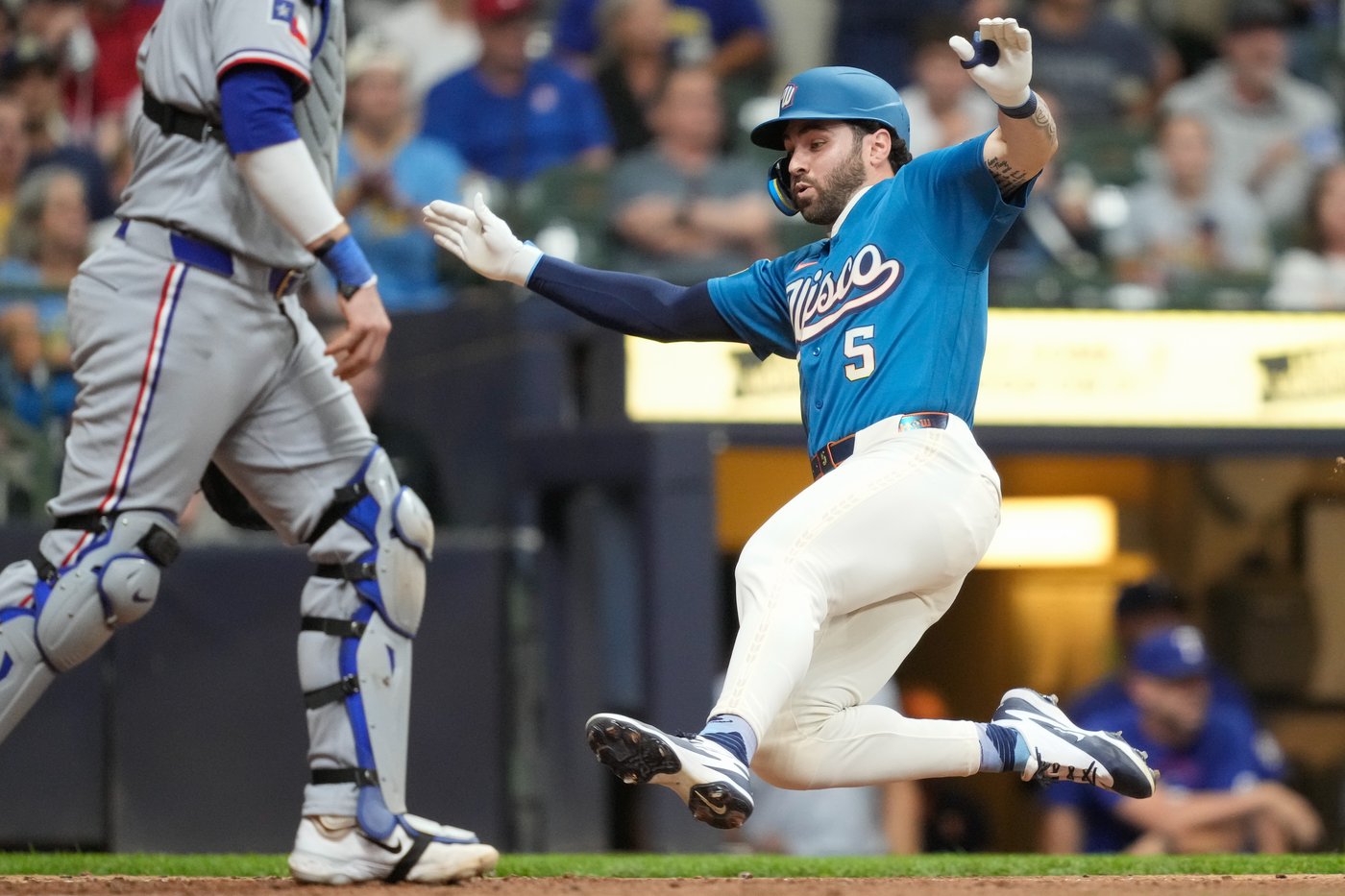 Henderson allows 1 hit in 7 innings as the MLB-leading Brewers beat the Rangers 6-1 | iNFOnews.ca Henderson allows 1 hit in 7 innings as the MLB-leading Brewers beat the Rangers 6-1 | iNFOnews.ca