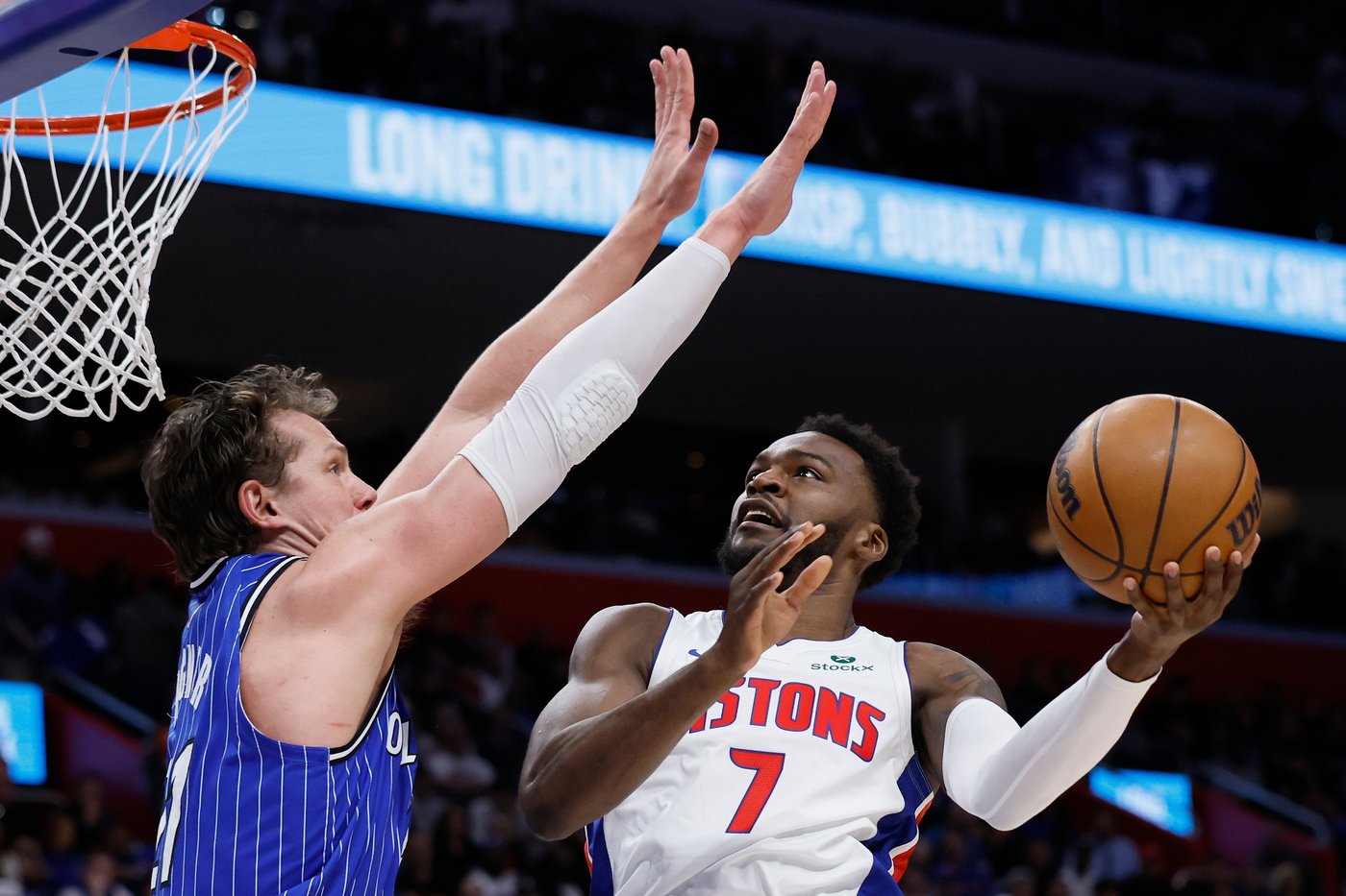 Cunningham and Harris help Pistons finish comeback for first playoff series win in 18 years | iNFOnews.ca