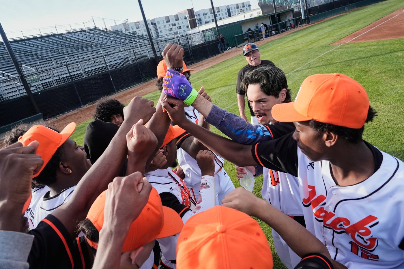 The Oakland high school that produced Frank Robinson and others fights to keep baseball alive | iNFOnews.ca