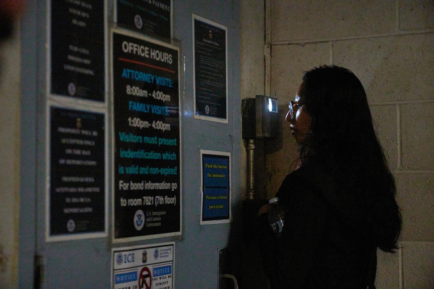 Judge says government is still blocking immigrants' access to attorneys at LA detention facility | iNFOnews.ca