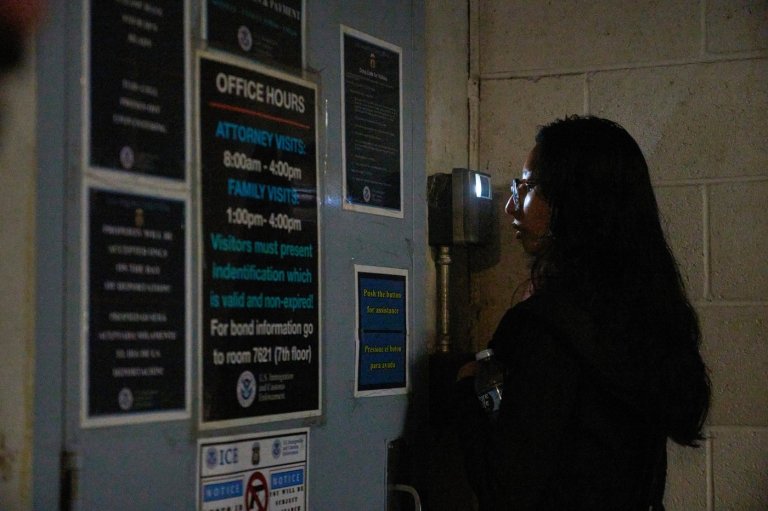 Judge says government is still blocking immigrants' access to attorneys at LA detention facility | iNFOnews.ca