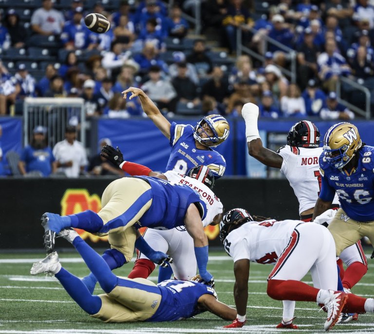 Oliveira helps Blue Bombers roll past winless Redblacks 33-21 | iNFOnews.ca