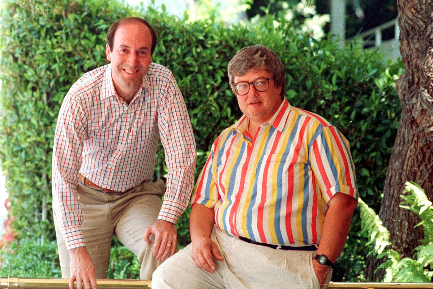 Chicago Is Getting A Life-Size Siskel And Ebert Sculpture Giving ‘Two Thumbs Up’ | iNFOnews.ca