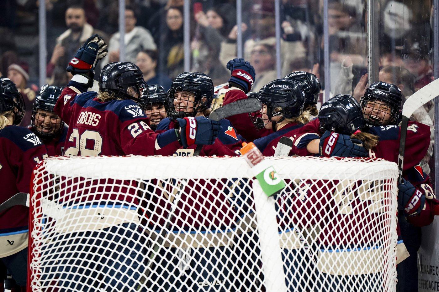 Poulin's clutch goal for Victoire sets up all-Canadian final for Walter Cup | iNFOnews.ca Poulin's clutch goal for Victoire sets up all-Canadian final for Walter Cup | iNFOnews.ca