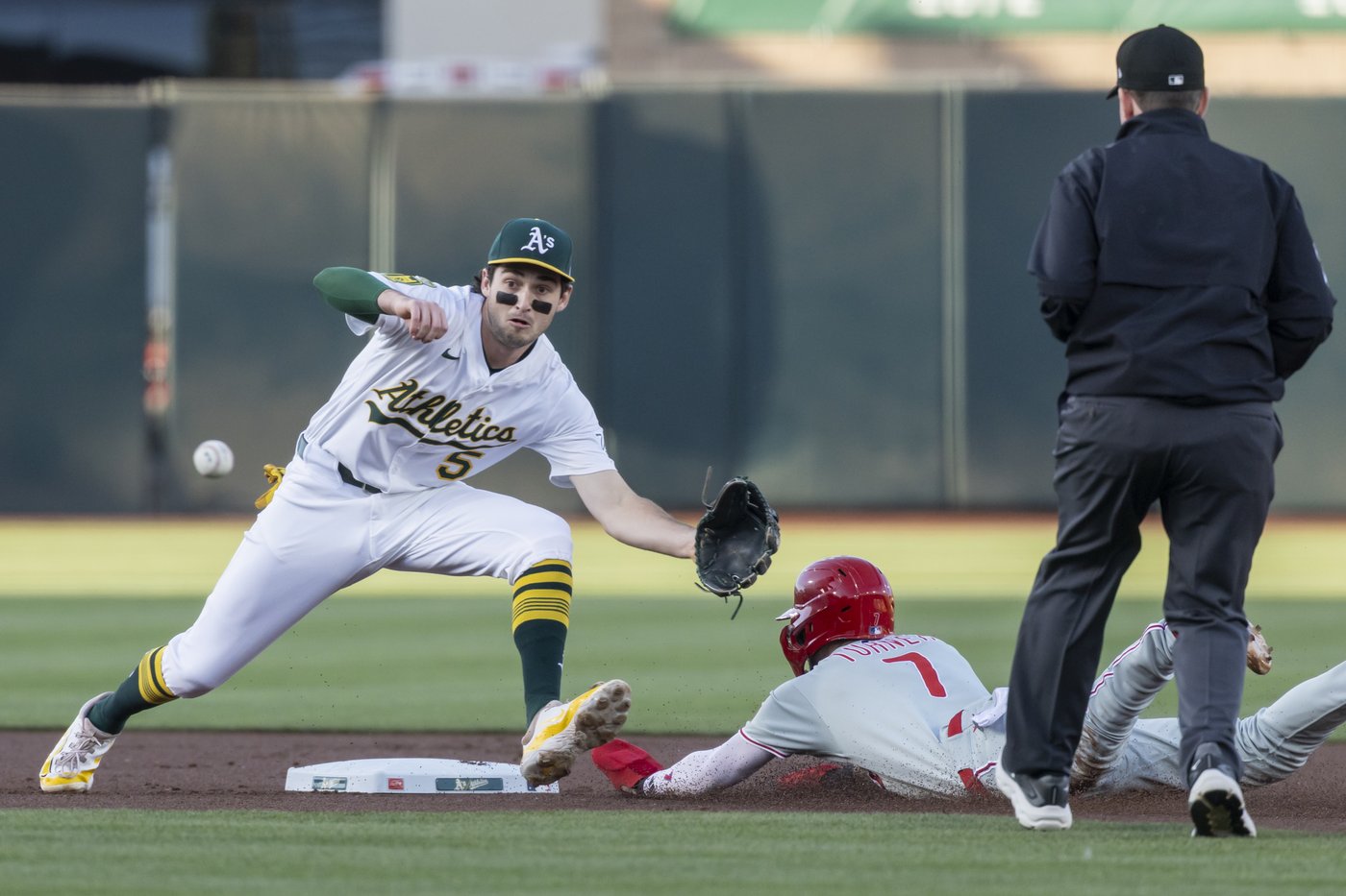 Schwarber hits 18th homer, go-ahead double as Phils win 9th in row and extend A's slide to 11 games | iNFOnews.ca Schwarber hits 18th homer, go-ahead double as Phils win 9th in row and extend A's slide to 11 games | iNFOnews.ca
