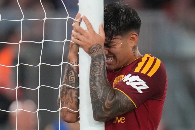 Rogers scores on Chelsea debut as Blues beat Fulham and Roma hammers Fiorentina | iNFOnews.ca