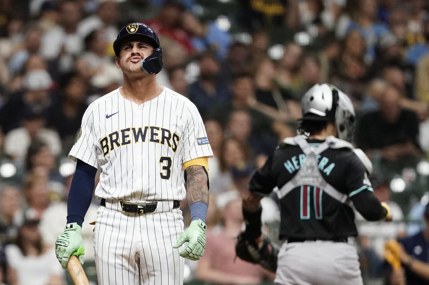Pederson hits an early homer as the Diamondbacks blank the Brewers 5-0 | iNFOnews.ca Pederson hits an early homer as the Diamondbacks blank the Brewers 5-0 | iNFOnews.ca