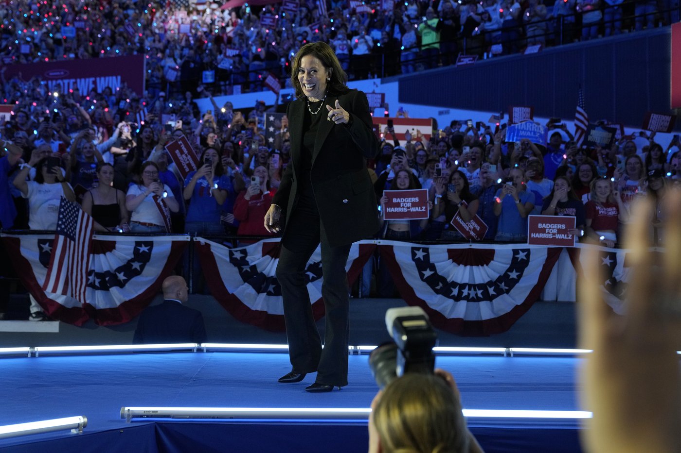 Kamala Harris says Trump's comments on women 'are offensive to everybody' | iNFOnews.ca