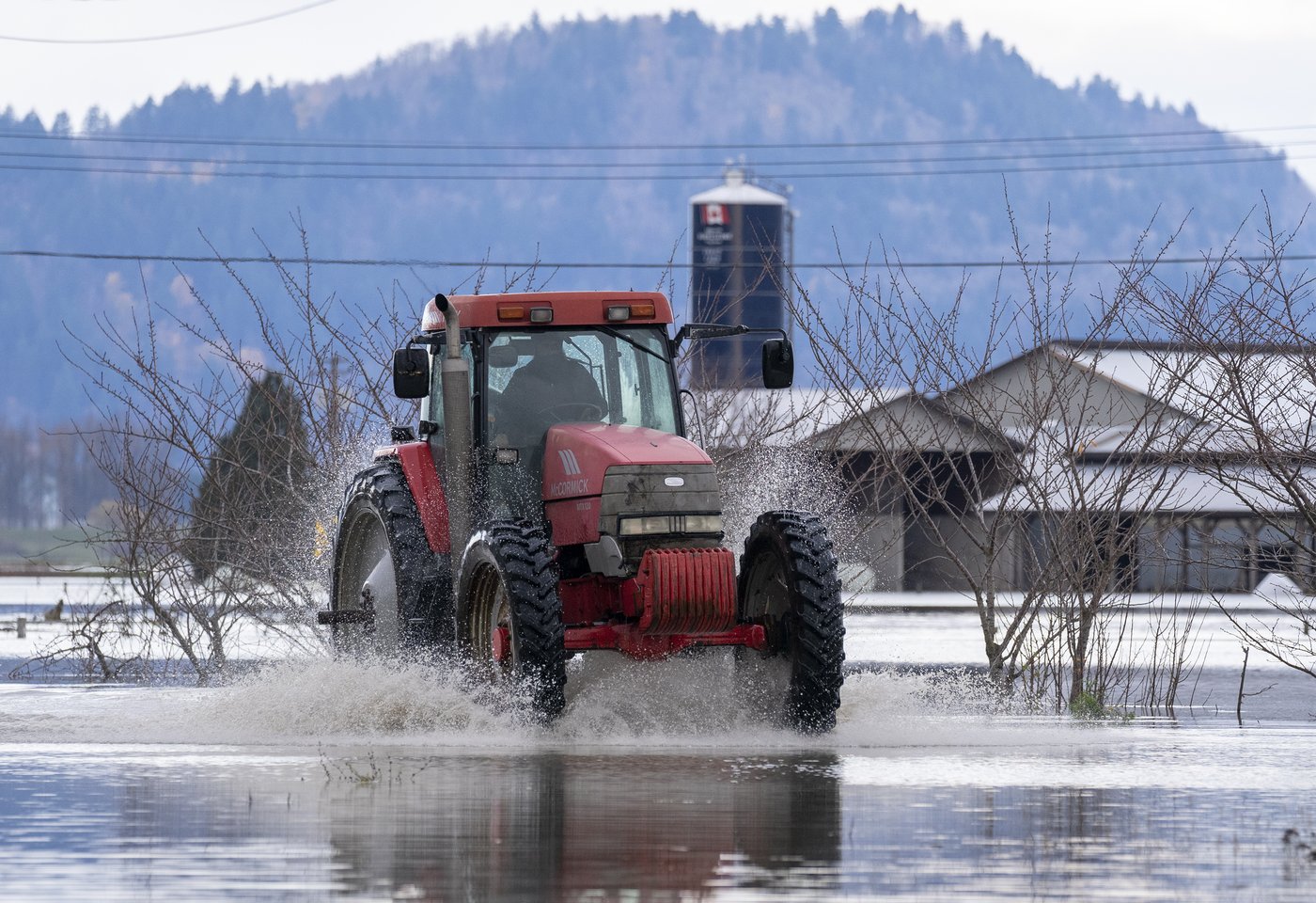 Flooding severs B.C.'s Lower Mainland from Interior, as cross-border flows rival 2021 | iNFOnews.ca Flooding severs B.C.'s Lower Mainland from Interior, as cross-border flows rival 2021 | iNFOnews.ca