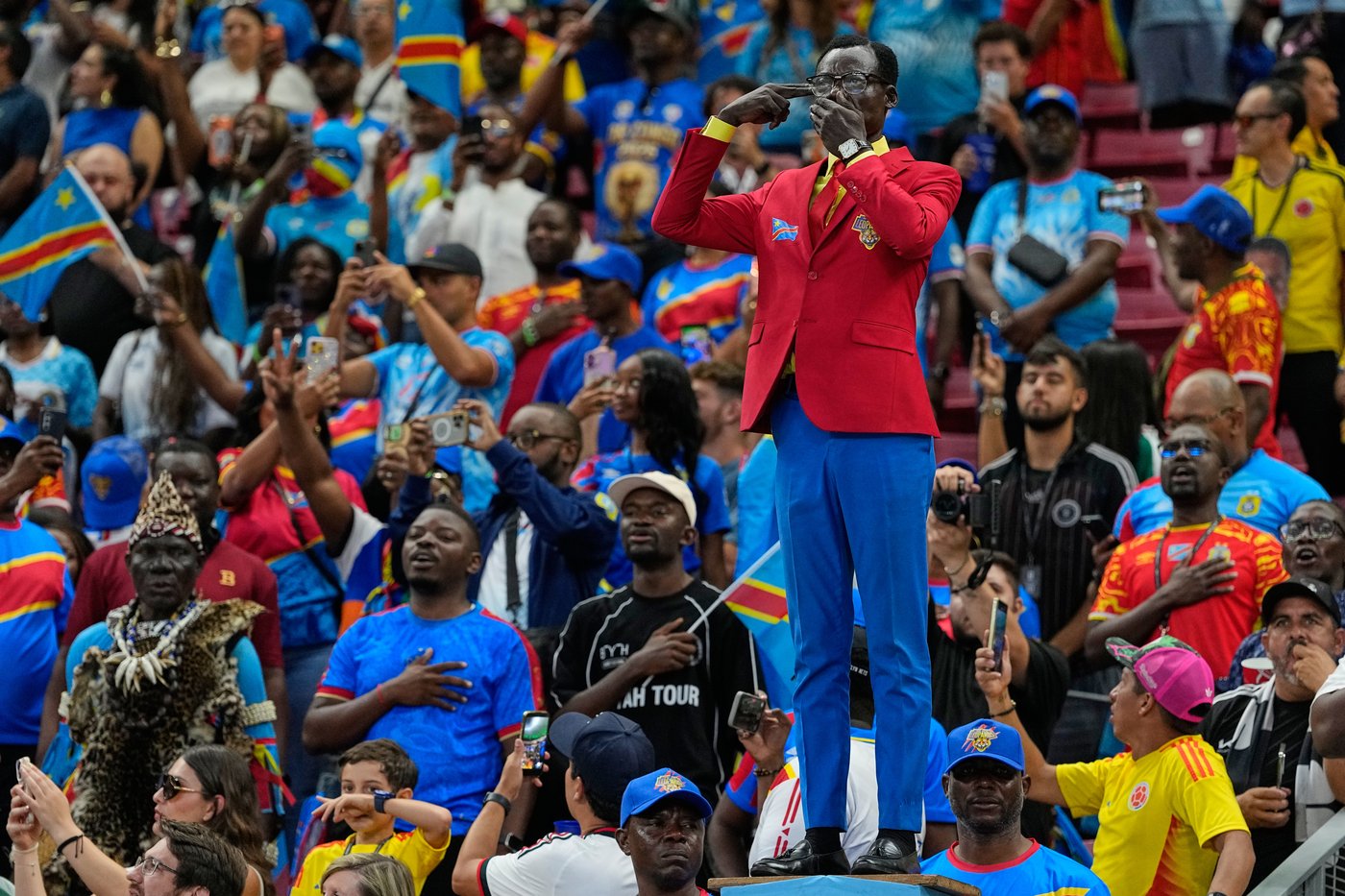 Congo fan who poses as living statue of independence leader Lumumba makes it to World Cup | iNFOnews.ca Congo fan who poses as living statue of independence leader Lumumba makes it to World Cup | iNFOnews.ca