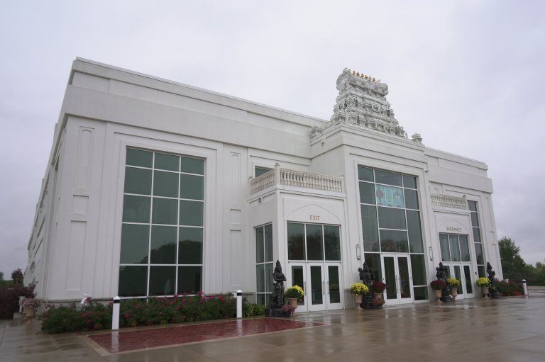 Chicago-area Hindu community shaken but resilient after alleged mass shooting plan was thwarted | iNFOnews.ca