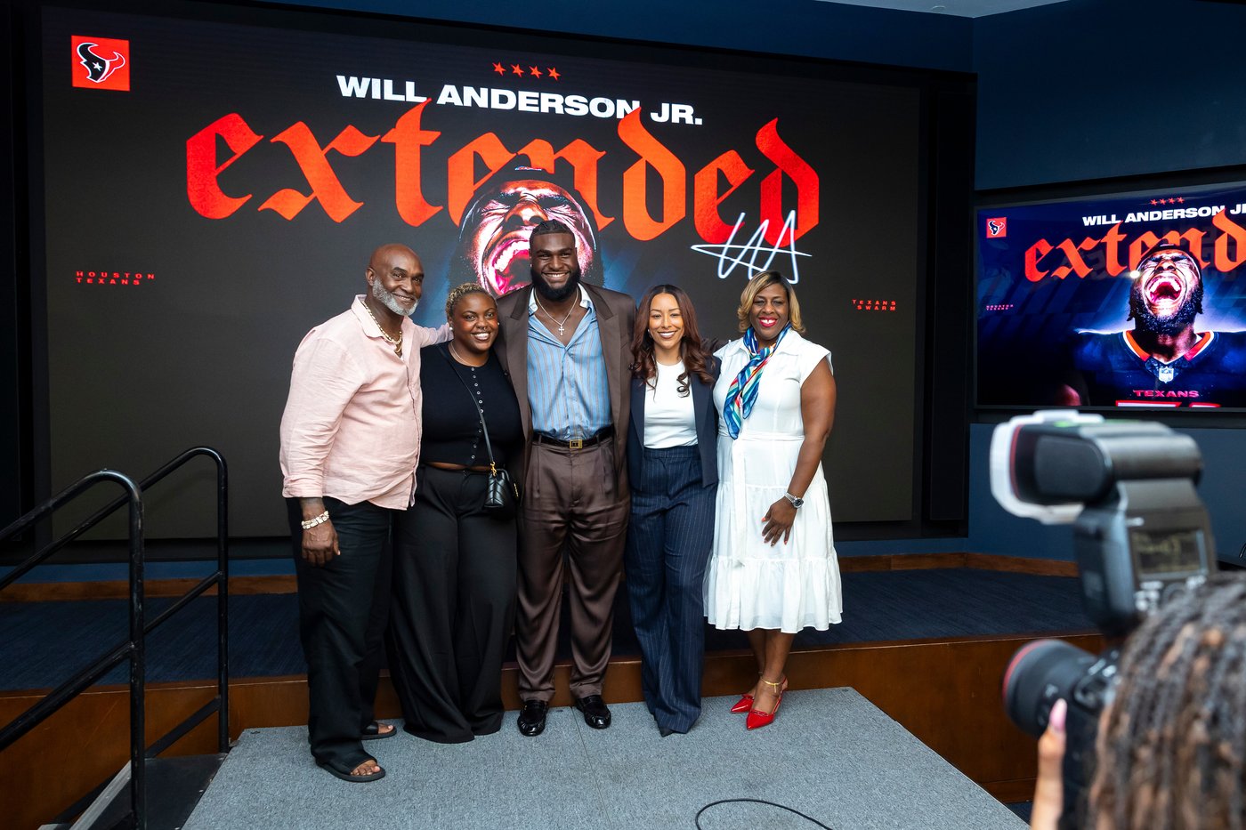 Texans' Will Anderson Jr. celebrates $150M extension | iNFOnews.ca Texans' Will Anderson Jr. celebrates $150M extension | iNFOnews.ca