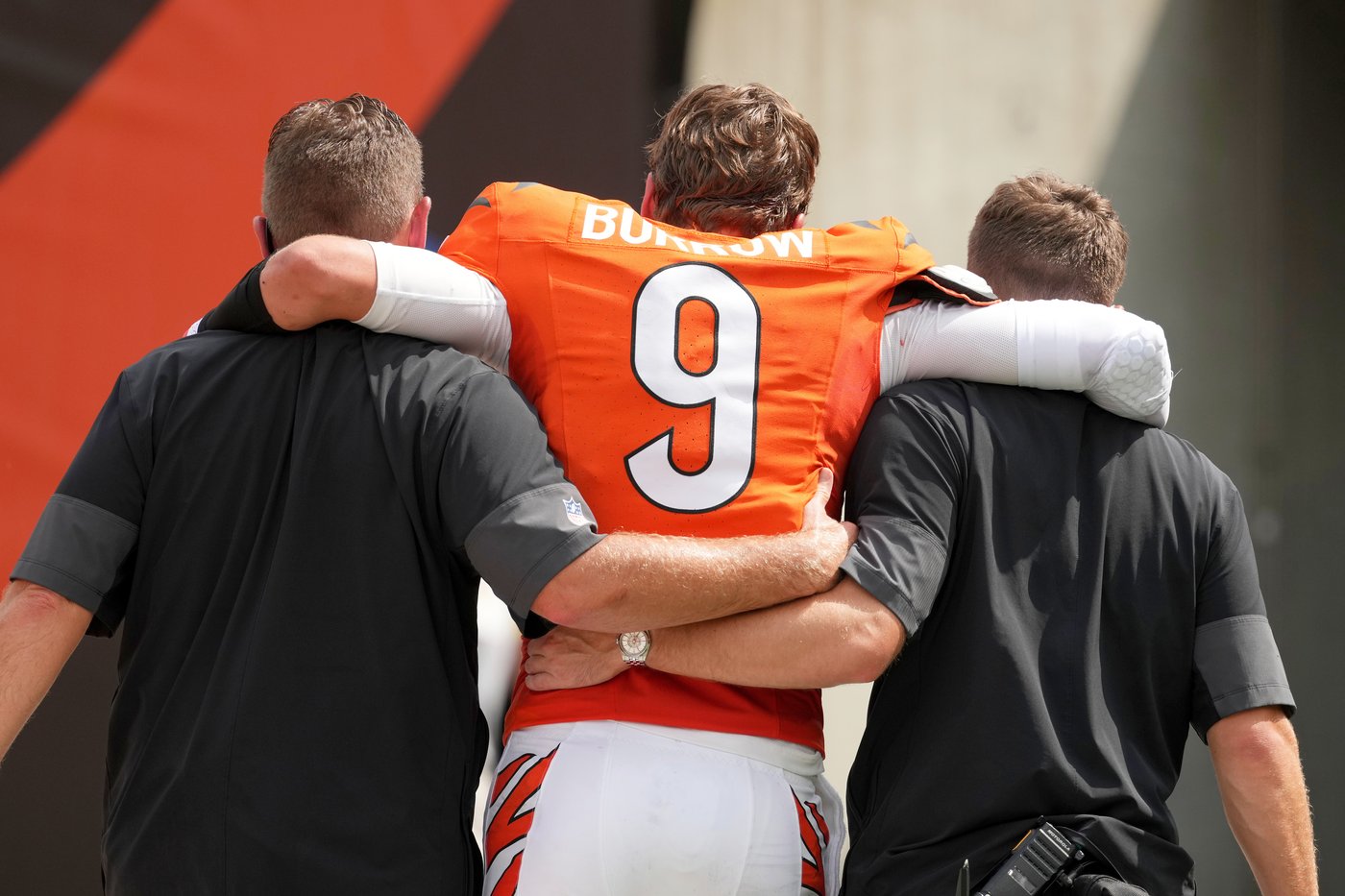 Bengals QB Joe Burrow undergoes surgery on injured left toe | iNFOnews.ca Bengals QB Joe Burrow undergoes surgery on injured left toe | iNFOnews.ca