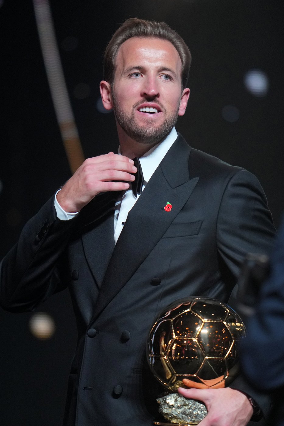 Kane becomes first Englishman in 25 years to win Ballon d'Or and Putellas wins her third | iNFOnews.ca Kane becomes first Englishman in 25 years to win Ballon d'Or and Putellas wins her third | iNFOnews.ca